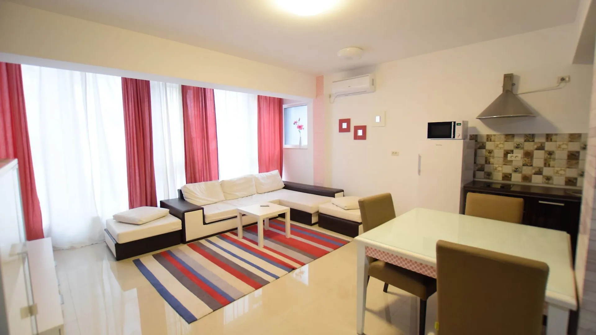 Decebal Residence Apartments Бухарест 3*,