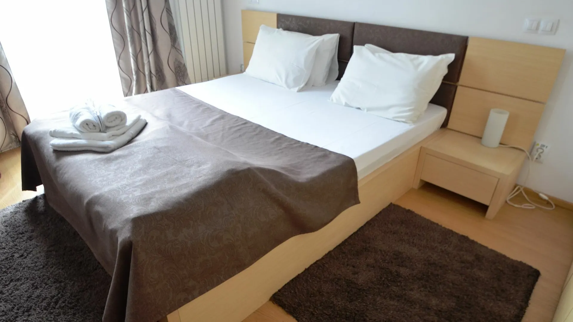 Decebal Residence Apartments Бухарест 3*,  Румыния