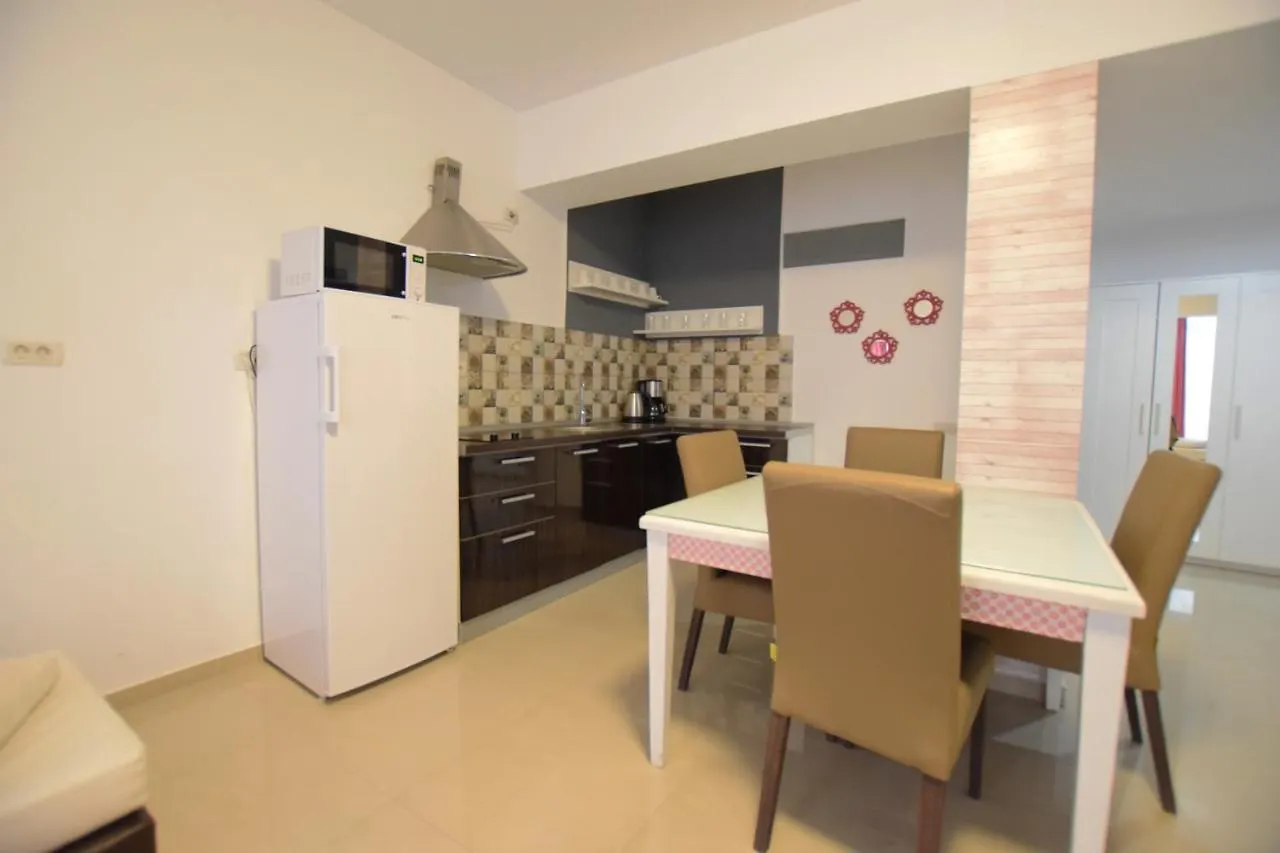 Апарт-отель Decebal Residence Apartments Бухарест